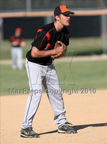Thumbnail 3 in McHenry vs. Harlem photogallery.