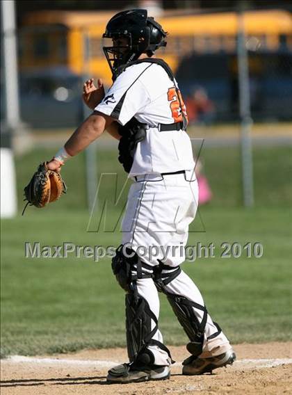 Thumbnail 3 in McHenry vs. Harlem photogallery.