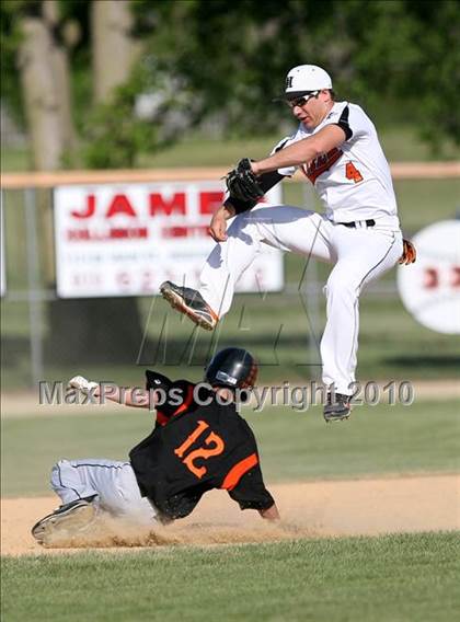 Thumbnail 2 in McHenry vs. Harlem photogallery.
