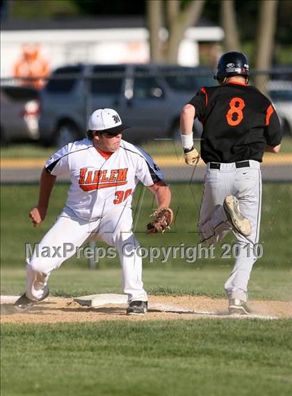 Thumbnail 3 in McHenry vs. Harlem photogallery.