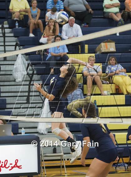 Thumbnail 1 in Soddy Daisy vs Bradley Central photogallery.