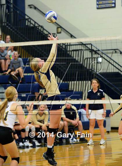 Thumbnail 3 in Soddy Daisy vs Bradley Central photogallery.