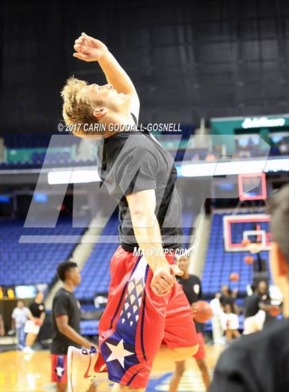 Thumbnail 2 in NCCA East vs. West All-Star Basketball photogallery.