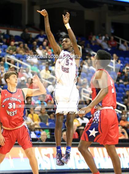 Thumbnail 3 in NCCA East vs. West All-Star Basketball photogallery.