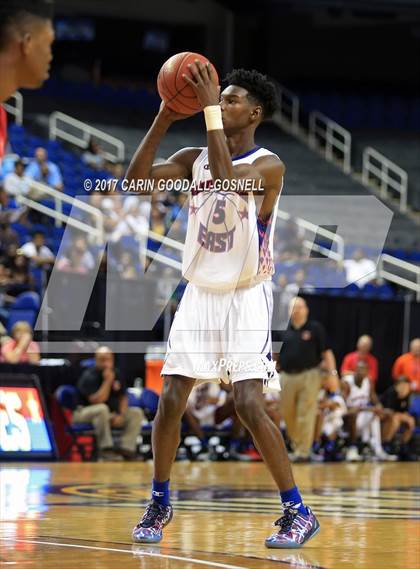 Thumbnail 3 in NCCA East vs. West All-Star Basketball photogallery.