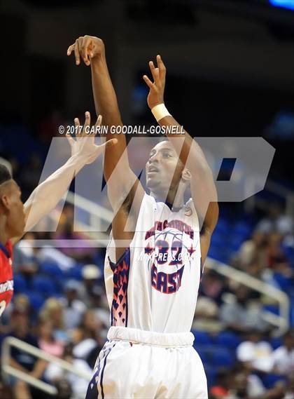 Thumbnail 1 in NCCA East vs. West All-Star Basketball photogallery.