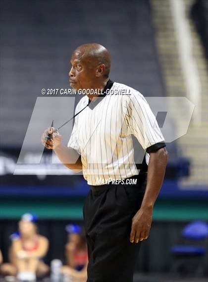 Thumbnail 2 in NCCA East vs. West All-Star Basketball photogallery.