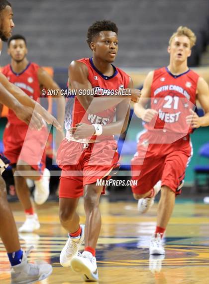 Thumbnail 1 in NCCA East vs. West All-Star Basketball photogallery.