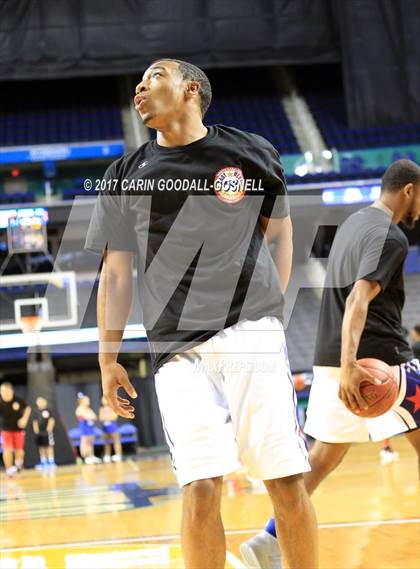 Thumbnail 1 in NCCA East vs. West All-Star Basketball photogallery.