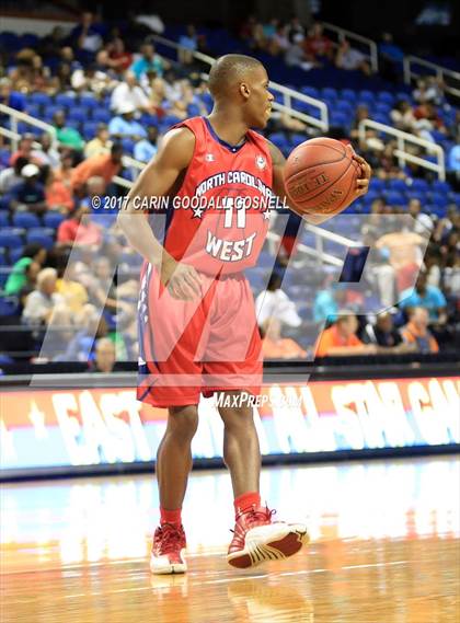 Thumbnail 3 in NCCA East vs. West All-Star Basketball photogallery.