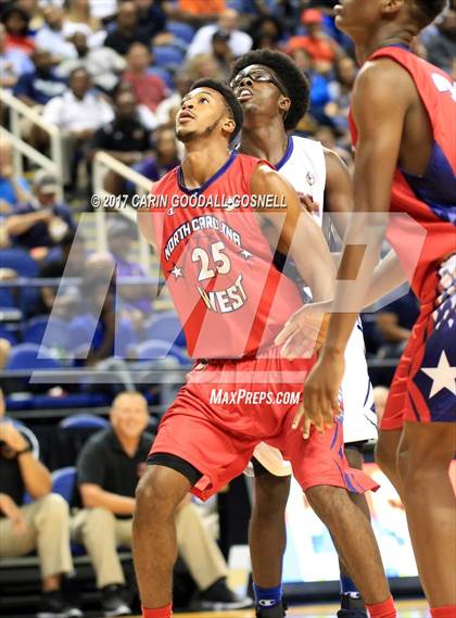 Thumbnail 1 in NCCA East vs. West All-Star Basketball photogallery.