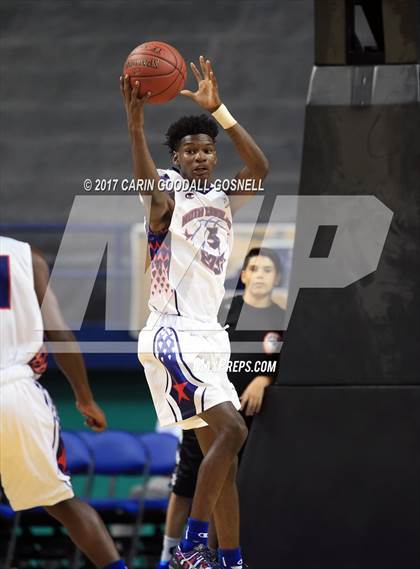 Thumbnail 2 in NCCA East vs. West All-Star Basketball photogallery.