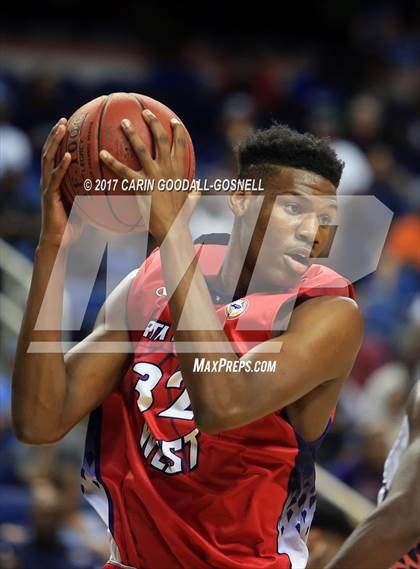 Thumbnail 2 in NCCA East vs. West All-Star Basketball photogallery.