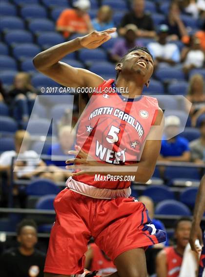Thumbnail 2 in NCCA East vs. West All-Star Basketball photogallery.