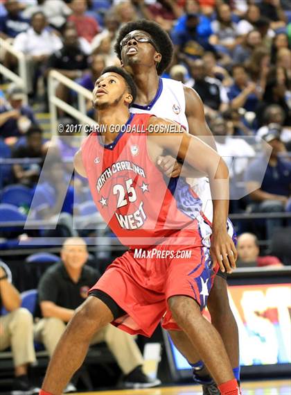 Thumbnail 2 in NCCA East vs. West All-Star Basketball photogallery.