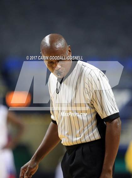 Thumbnail 3 in NCCA East vs. West All-Star Basketball photogallery.