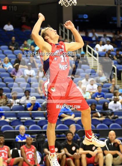 Thumbnail 3 in NCCA East vs. West All-Star Basketball photogallery.