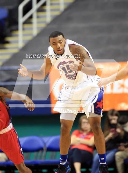 Thumbnail 2 in NCCA East vs. West All-Star Basketball photogallery.