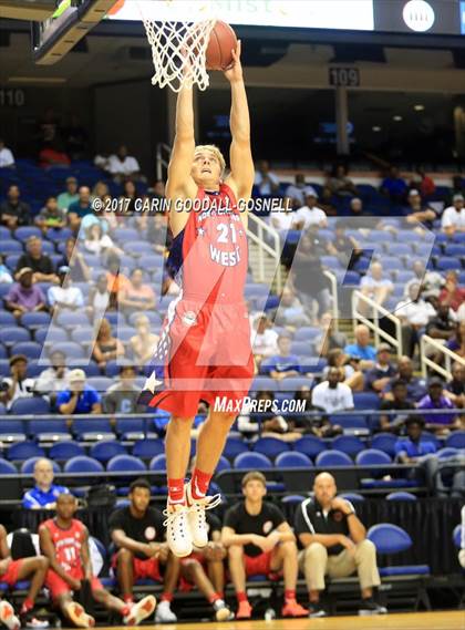 Thumbnail 1 in NCCA East vs. West All-Star Basketball photogallery.