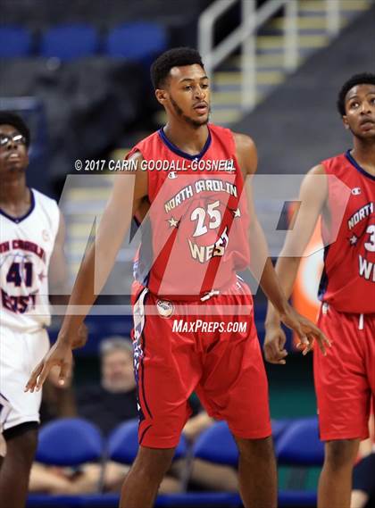 Thumbnail 3 in NCCA East vs. West All-Star Basketball photogallery.