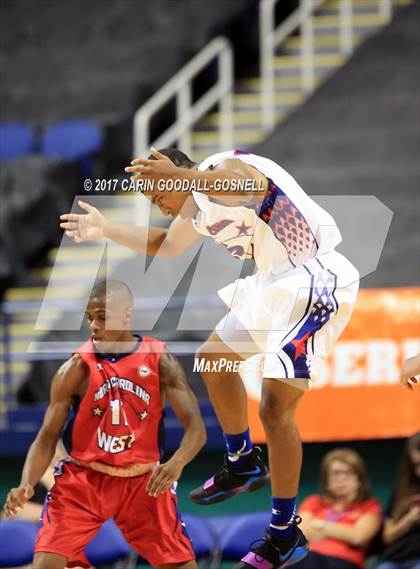 Thumbnail 1 in NCCA East vs. West All-Star Basketball photogallery.
