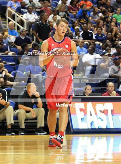 Thumbnail 1 in NCCA East vs. West All-Star Basketball photogallery.