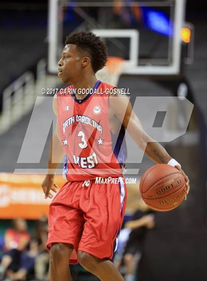 Thumbnail 2 in NCCA East vs. West All-Star Basketball photogallery.