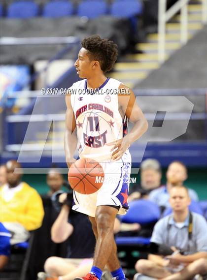 Thumbnail 3 in NCCA East vs. West All-Star Basketball photogallery.