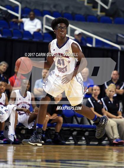 Thumbnail 1 in NCCA East vs. West All-Star Basketball photogallery.