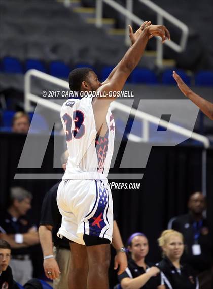 Thumbnail 1 in NCCA East vs. West All-Star Basketball photogallery.