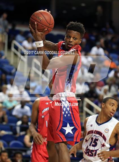 Thumbnail 1 in NCCA East vs. West All-Star Basketball photogallery.