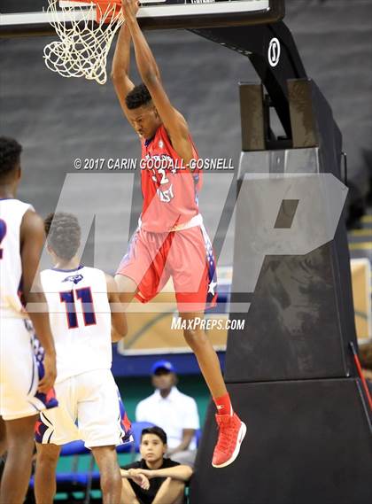 Thumbnail 3 in NCCA East vs. West All-Star Basketball photogallery.