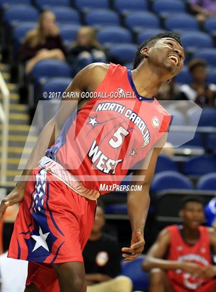 Thumbnail 1 in NCCA East vs. West All-Star Basketball photogallery.