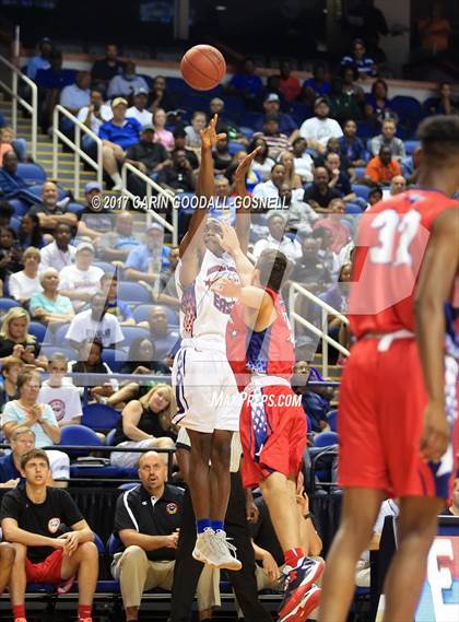 Thumbnail 2 in NCCA East vs. West All-Star Basketball photogallery.