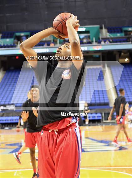Thumbnail 3 in NCCA East vs. West All-Star Basketball photogallery.