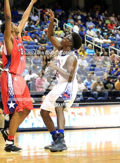 Thumbnail 3 in NCCA East vs. West All-Star Basketball photogallery.