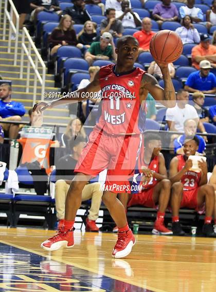 Thumbnail 1 in NCCA East vs. West All-Star Basketball photogallery.