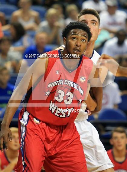 Thumbnail 3 in NCCA East vs. West All-Star Basketball photogallery.