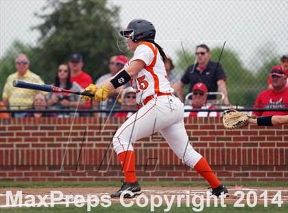 Thumbnail 2 in Van vs. Gilmer (UIL 3A Region II Bi-District Playoff) photogallery.