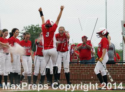 Thumbnail 2 in Van vs. Gilmer (UIL 3A Region II Bi-District Playoff) photogallery.