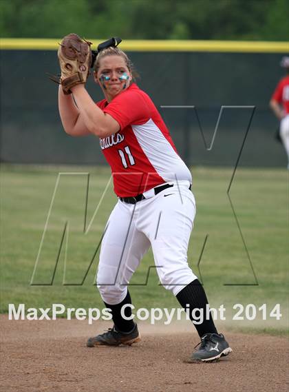 Thumbnail 1 in Van vs. Gilmer (UIL 3A Region II Bi-District Playoff) photogallery.