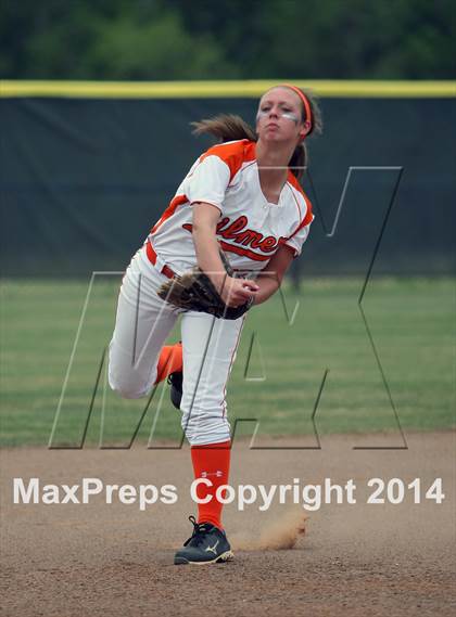 Thumbnail 3 in Van vs. Gilmer (UIL 3A Region II Bi-District Playoff) photogallery.