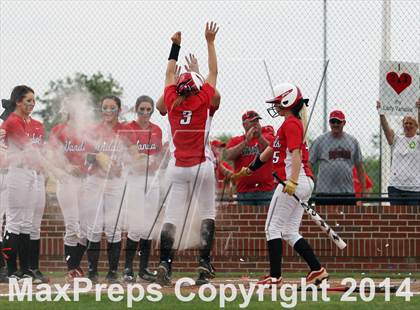 Thumbnail 3 in Van vs. Gilmer (UIL 3A Region II Bi-District Playoff) photogallery.