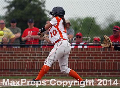 Thumbnail 3 in Van vs. Gilmer (UIL 3A Region II Bi-District Playoff) photogallery.