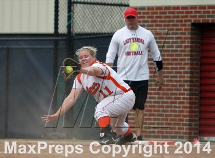 Thumbnail 3 in Van vs. Gilmer (UIL 3A Region II Bi-District Playoff) photogallery.