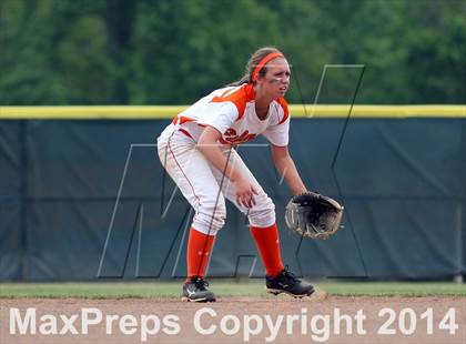 Thumbnail 1 in Van vs. Gilmer (UIL 3A Region II Bi-District Playoff) photogallery.