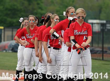 Thumbnail 3 in Van vs. Gilmer (UIL 3A Region II Bi-District Playoff) photogallery.