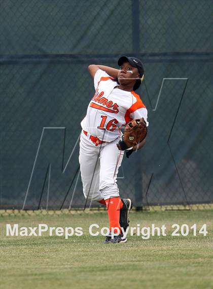 Thumbnail 3 in Van vs. Gilmer (UIL 3A Region II Bi-District Playoff) photogallery.