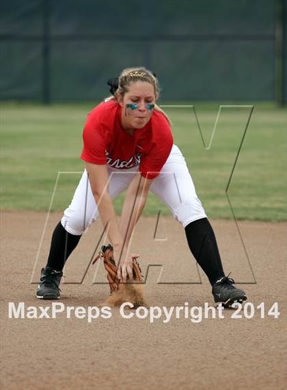 Thumbnail 2 in Van vs. Gilmer (UIL 3A Region II Bi-District Playoff) photogallery.