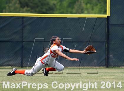 Thumbnail 3 in Van vs. Gilmer (UIL 3A Region II Bi-District Playoff) photogallery.